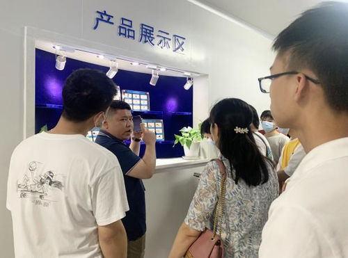 2019級智能科學(xué)與技術(shù)、電子信息工程及物聯(lián)網(wǎng)工程專業(yè)學(xué)生開展網(wǎng)絡(luò)信息技術(shù)研發(fā)實(shí)習(xí)